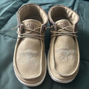 Hey Dude Tan Chukka shoes Suede Comfort